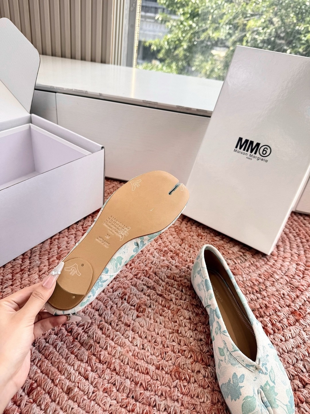 Maison Martin Margiela Floral Tabi Ballet Flats in White and Light Blue - Picture 4 of 9